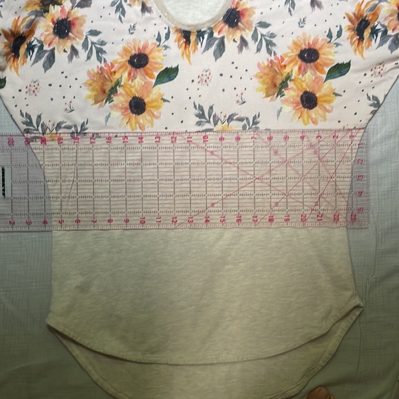 🌻 Raglan Sweater - Picture 4 of 9